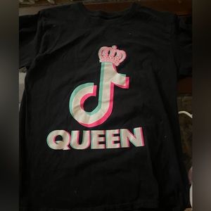 Tiktok queen black t-shirt